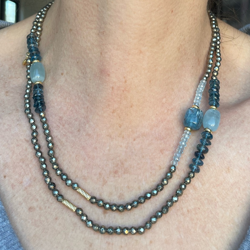 David Yurman 18k Tweejoux Necklace with aquamarine, blue topaz, & hematite beads - Picture 6 of 11